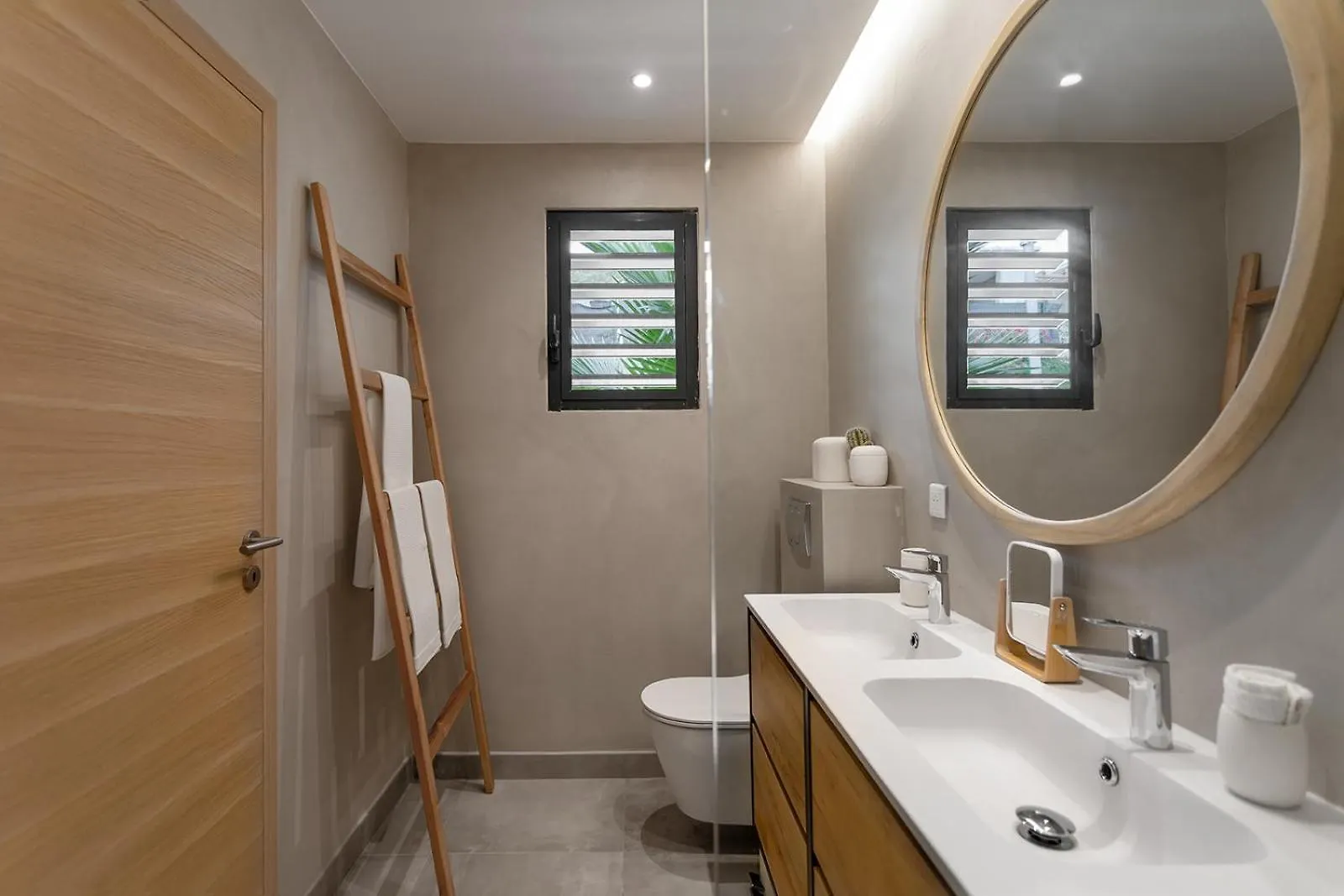3-Bedrooms Villa 5Min From Orient Bay Cul de Sac 0*,  Sint Maarten